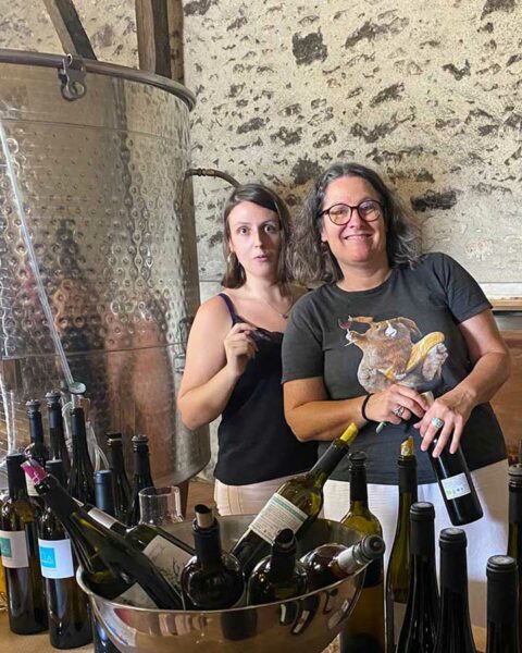 Helene et alexia herrebouc marché vigneron